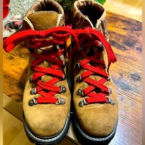 Explore mountain men’s six red lace, hiking boots see description
